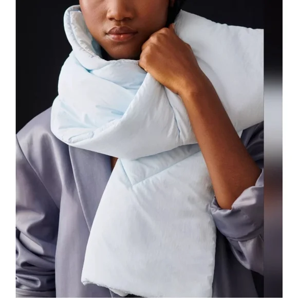 NWT ANTHROPOLOGIE Maeve Quilted Puffer Scarf, Powder Light Blue, 11.5 x 52” EUC - Picture 4 of 11